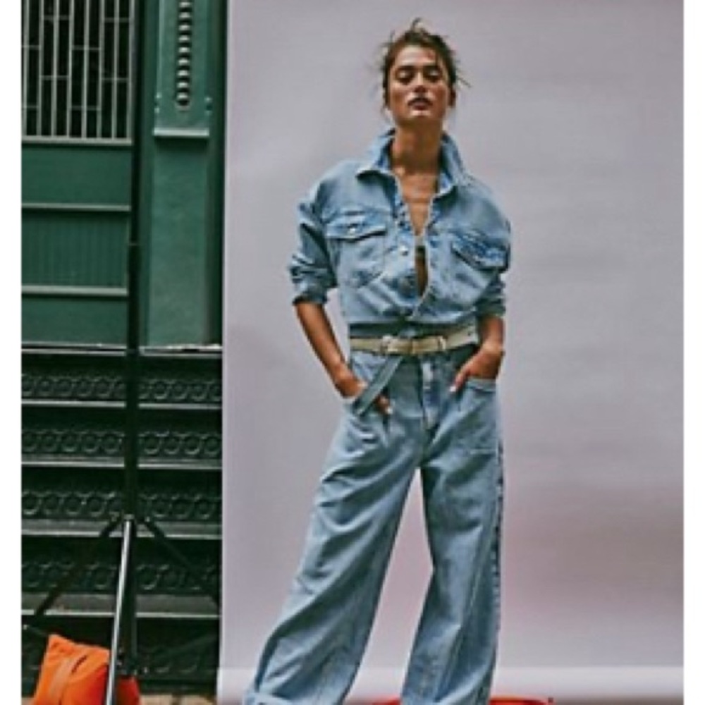 We the free by Free People Light Wash wide leg Denim Jumpsuit size M